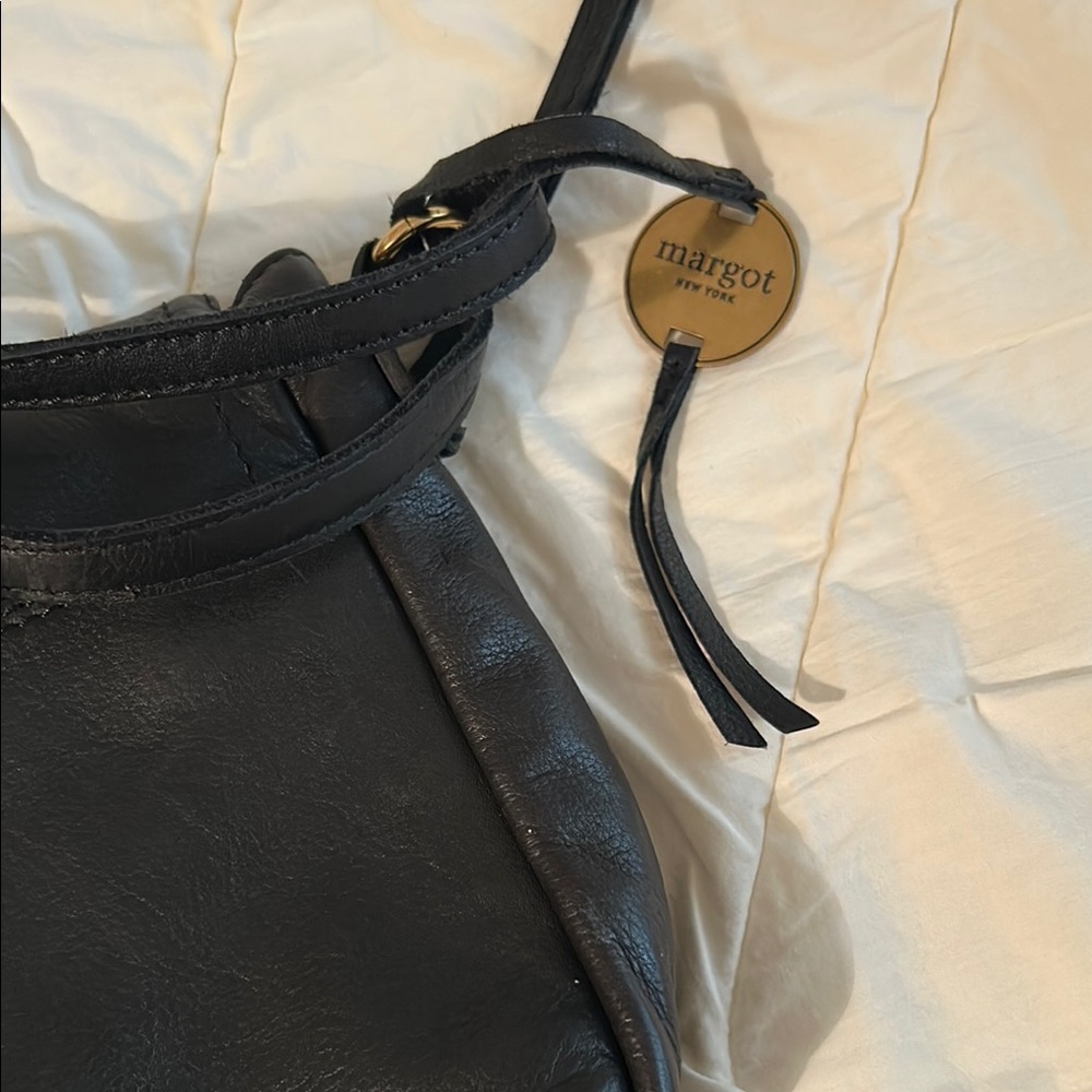 Margot NY genuine leather Black Crossbody Bag with Adjustable Strap - Picture 4 of 9